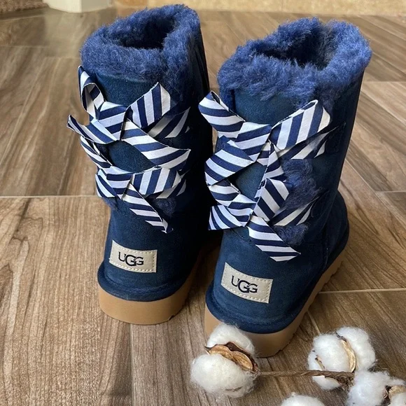 🌿UGG- W BAILEY BOW DIAGONAL STRIPES BOOTS🌿 - Picture 2 of 14